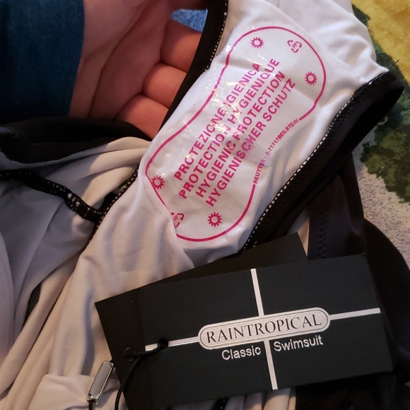 One peice halter swimsuit - Picture 4 of 4